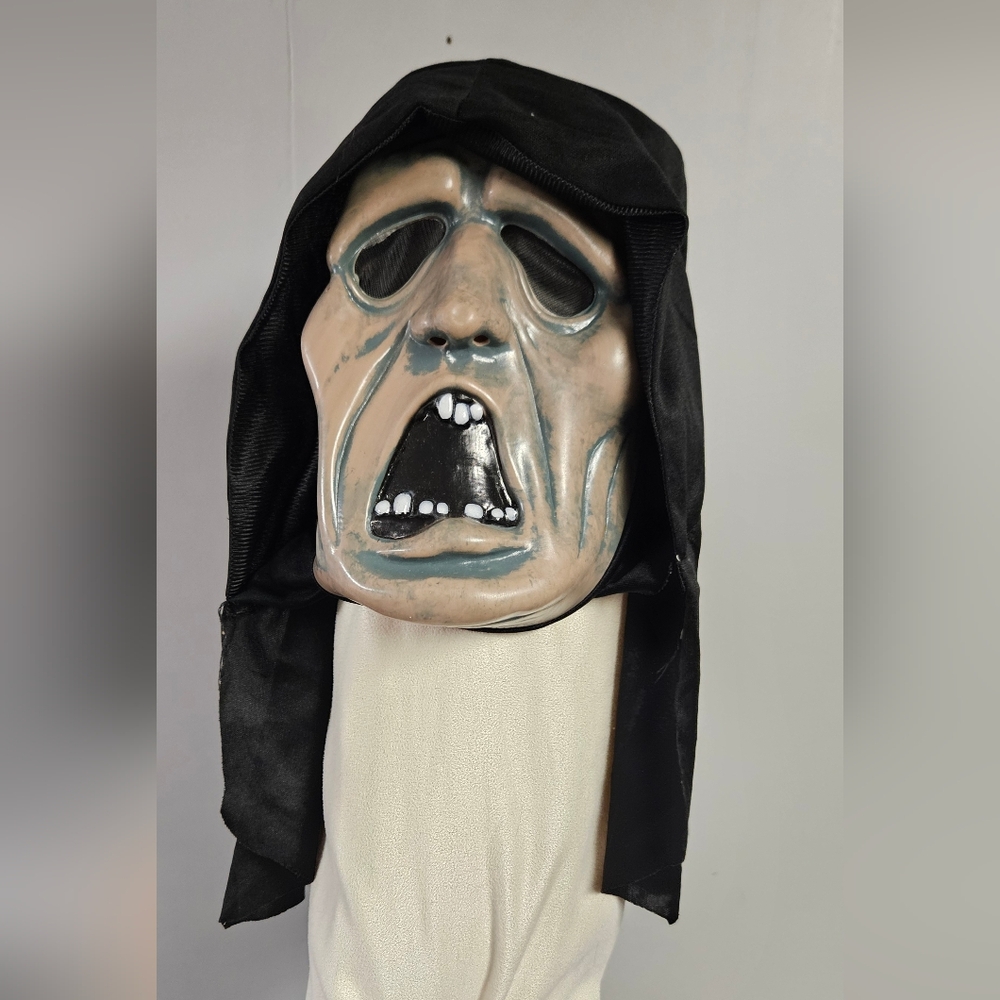 Halloween Fun World Ghoul Face Mask